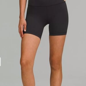 Wunder Train High-Rise Biker Short 6" Black, Size 4